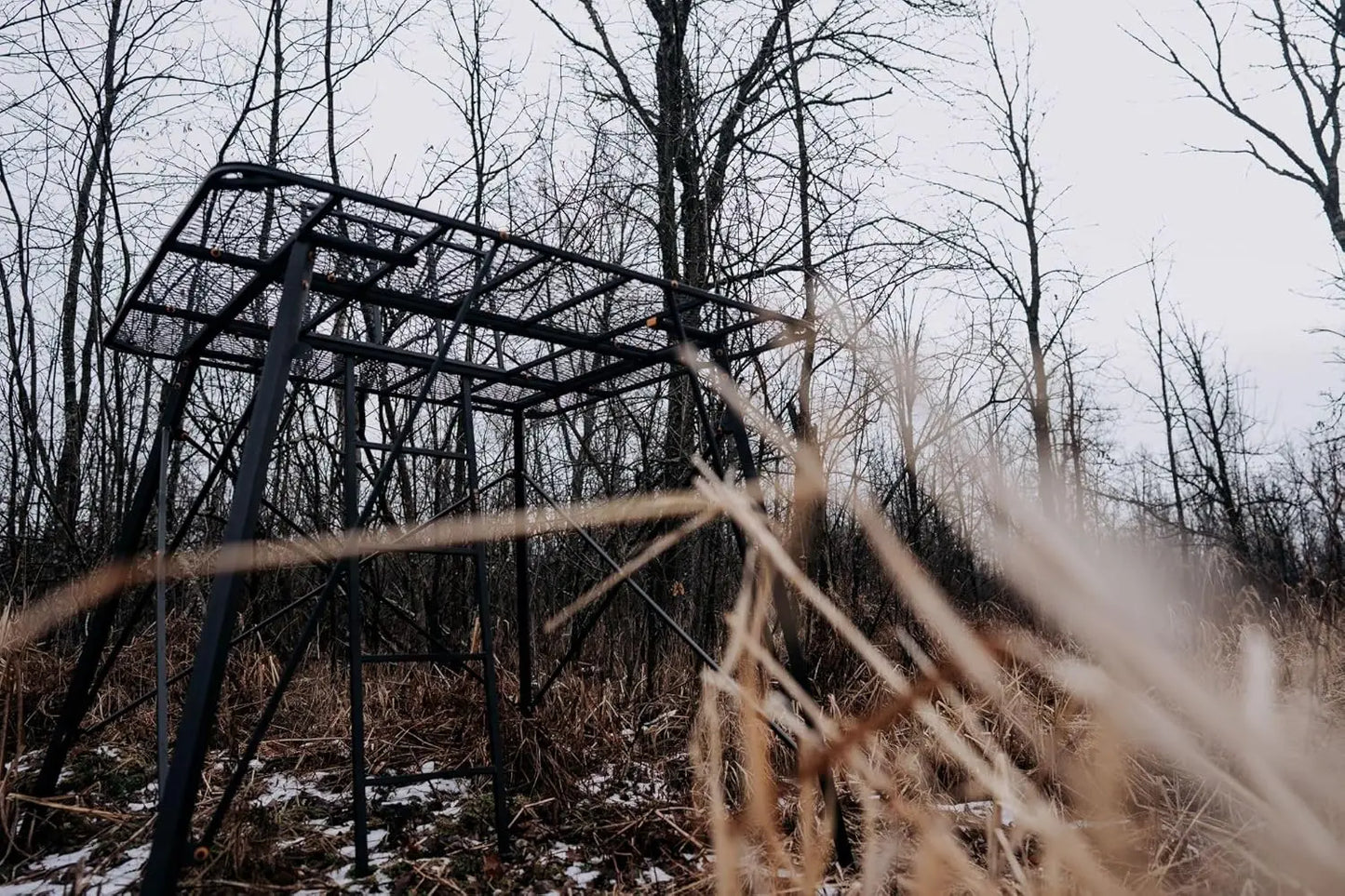 Powder-Coated Steel Ground Blind Platform Universal Outdoor Hunting